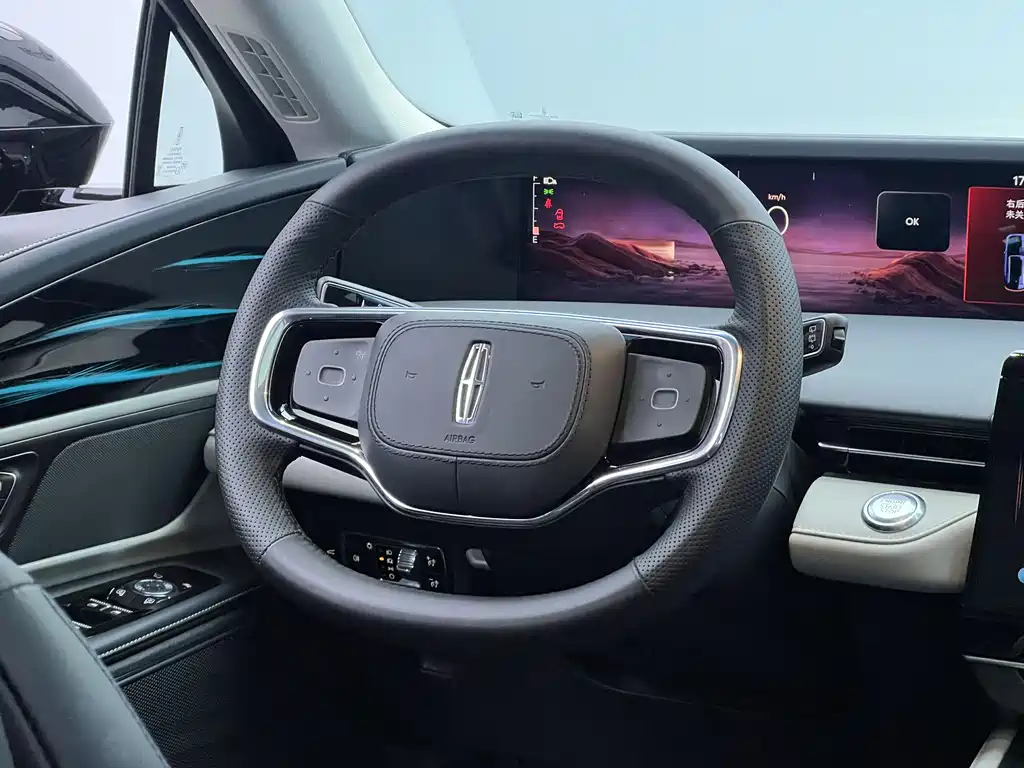 Voyager 2025 2.0T four-wheel drive Zunyi hybrid version купить на сайте DeffCars