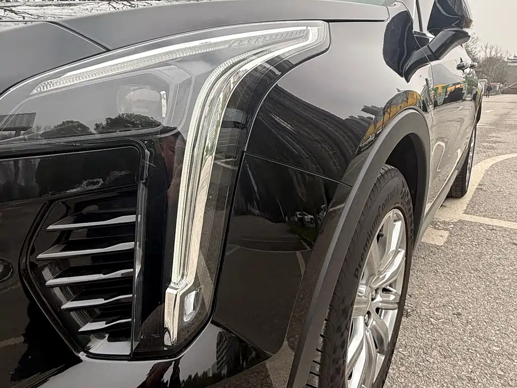 Cadillac XT4 2021 28T two-wheel drive leading model купить на сайте DeffCars