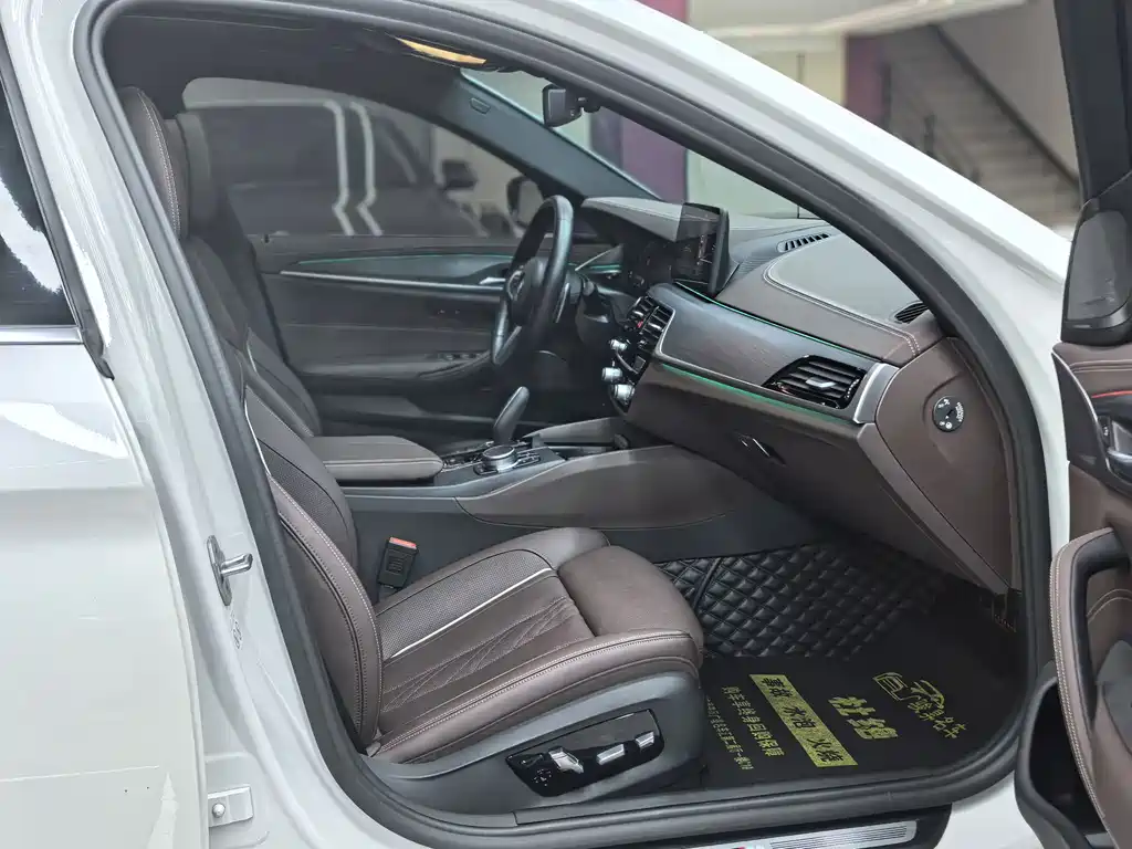BMW 5 Series 2022 530Li Exclusive M Sports Package купить на сайте DeffCars