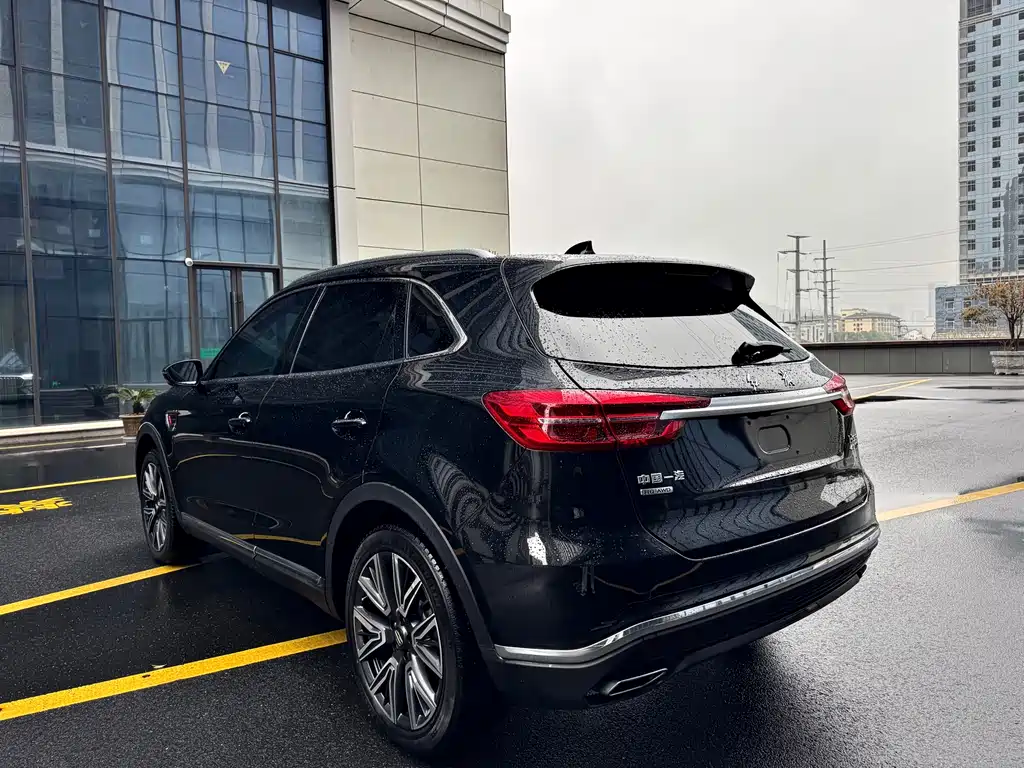 Hongqi HS5 2022 2.0T Zhilian Qixiang four-wheel drive version купить на сайте DeffCars