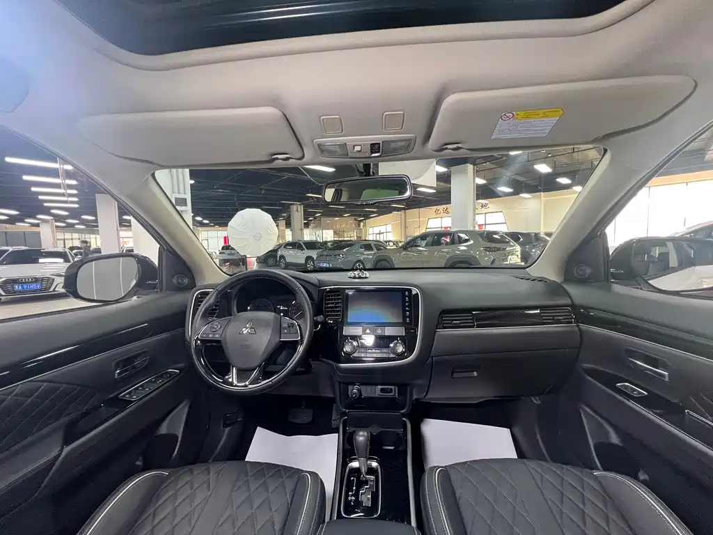 Outlander 2021 2.0L 2WD Enjoy Edition 7 seats купить на сайте DeffCars
