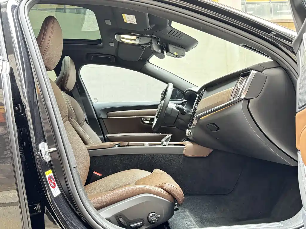 Volvo S90 2024 B5 Zhiyuan Luxury Edition купить на сайте DeffCars
