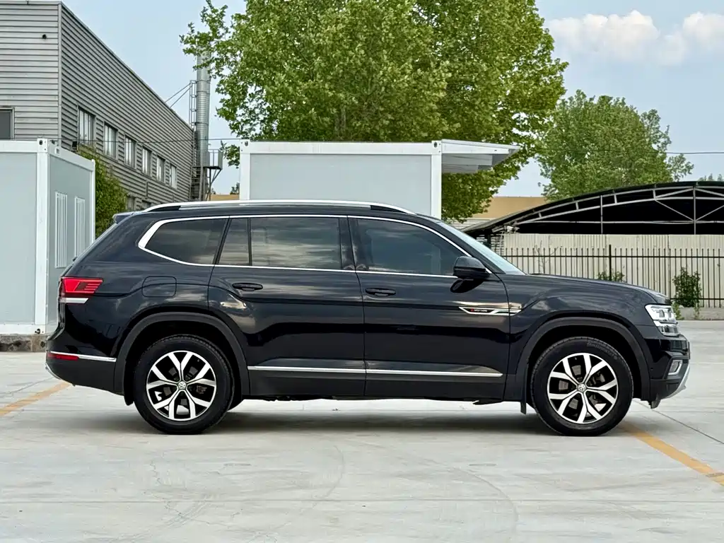 Touron 2017 380TSI four-wheel drive luxury version купить на сайте DeffCars