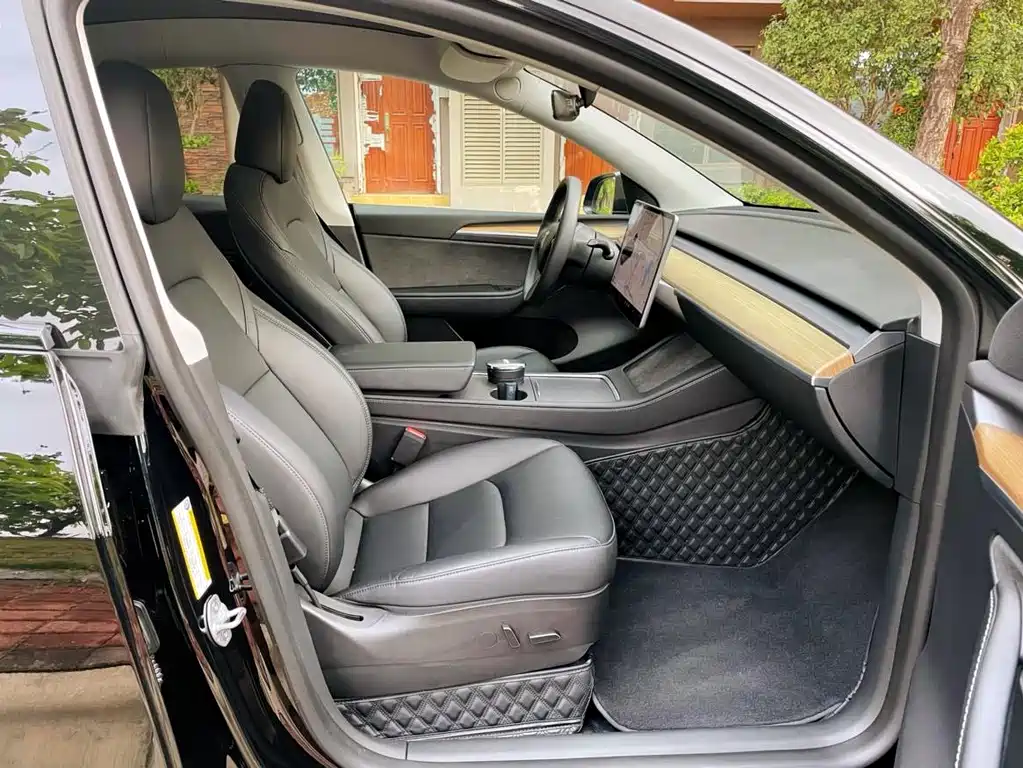 Model Y 2023 rear-wheel drive version купить на сайте DeffCars