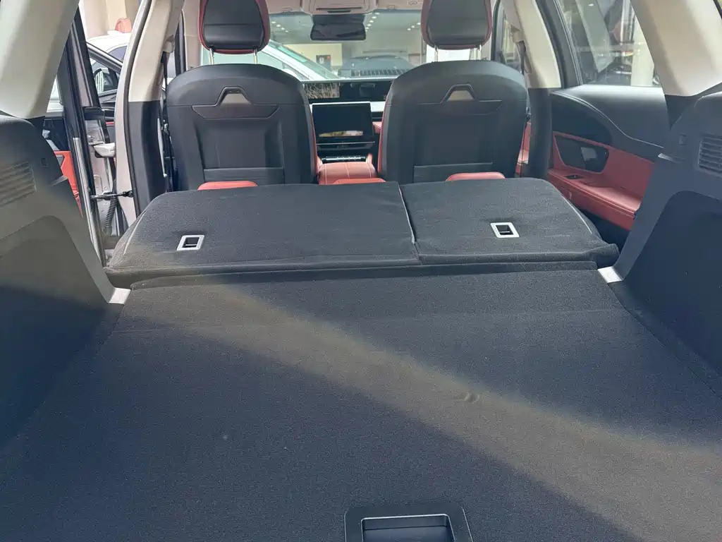 Voyager 2025 2.0T four-wheel drive Zunyi hybrid version купить на сайте DeffCars