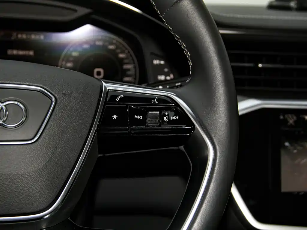 Audi A7L 2024 45TFSI S-line Dream Building Liquid Crystal Package купить на сайте DeffCars