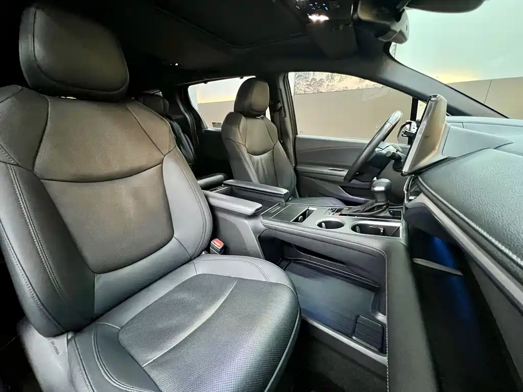 SIENNA 2021 2.5L Hybrid Extreme Edition купить на сайте DeffCars