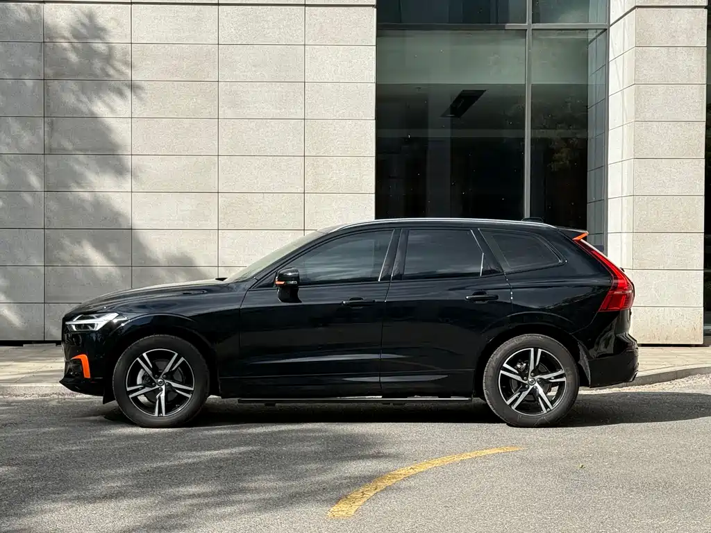 Volvo XC60 2019 T5 4WD Zhiyuan Sport Edition National VI купить на сайте DeffCars