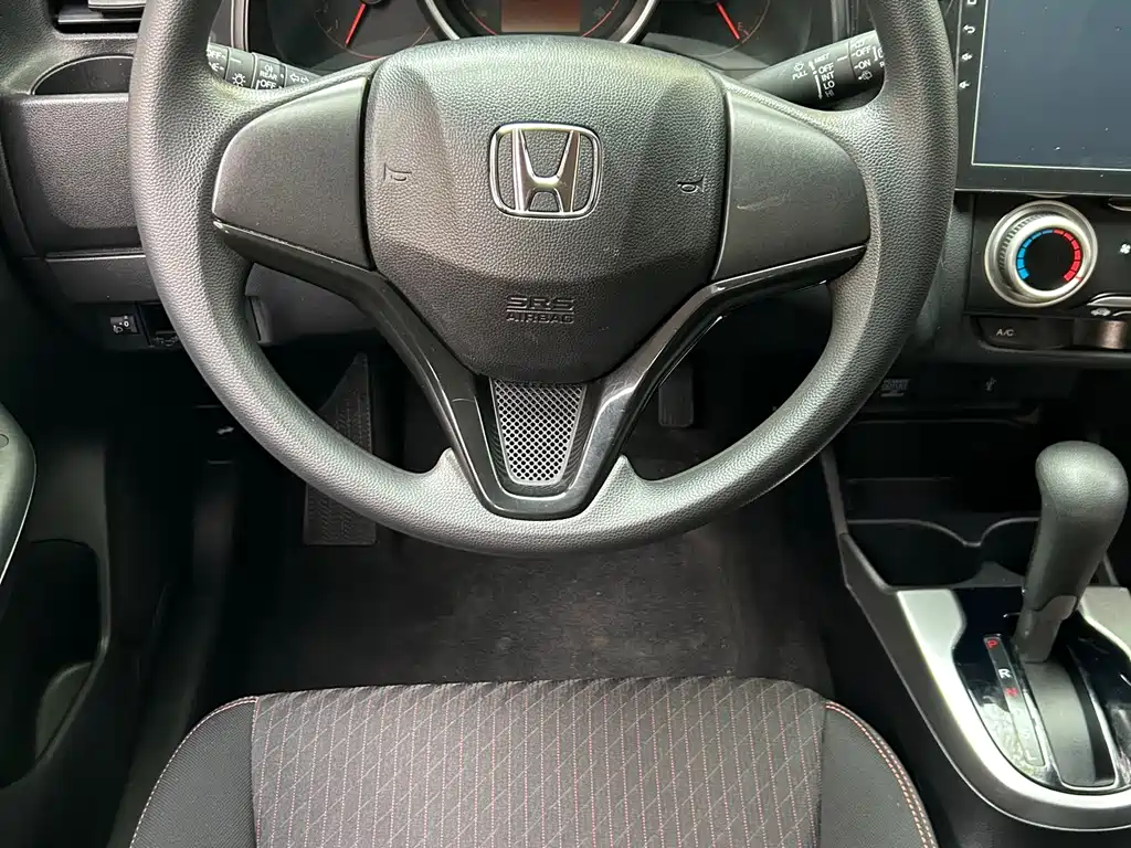 Fit 2018 1.5L CVT Fashion Edition купить на сайте DeffCars