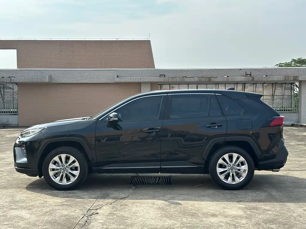 Wilanda 2022 2.0L CVT two-wheel drive leading version купить на сайте DeffCars