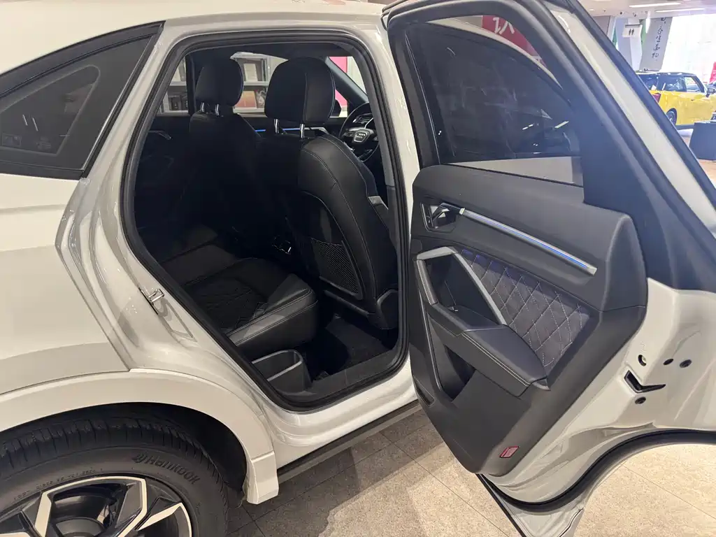 Audi Q3 Sportback 2024 40 TFSI Fashion купить на сайте DeffCars