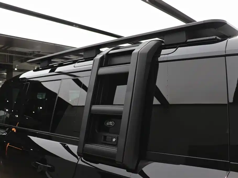 Land Rover Defender 2023 facelift 110 3.0T P400 X-DYNAMIC HSE купить на сайте DeffCars