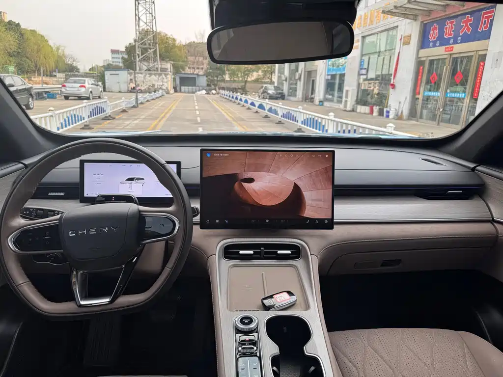 Tiggo 8 PLUS C-DM 2025 model 1.5T 116km comfortable 7 seats купить на сайте DeffCars