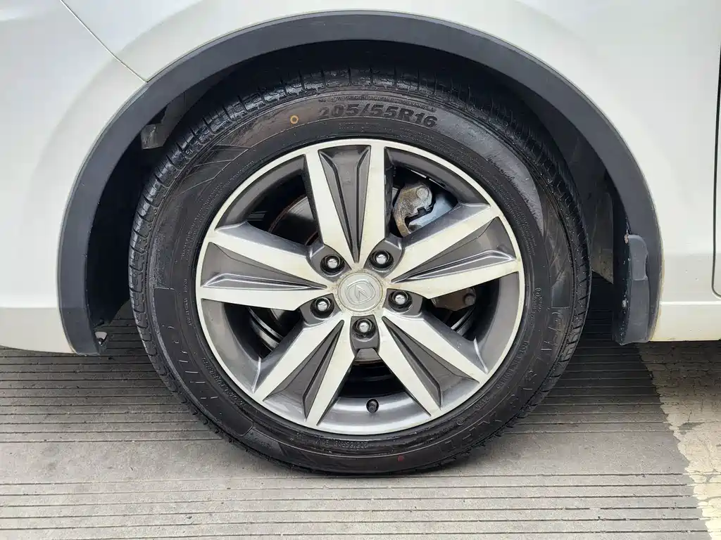 Eado XT 2016 1.6L Automatic Handsome купить на сайте DeffCars