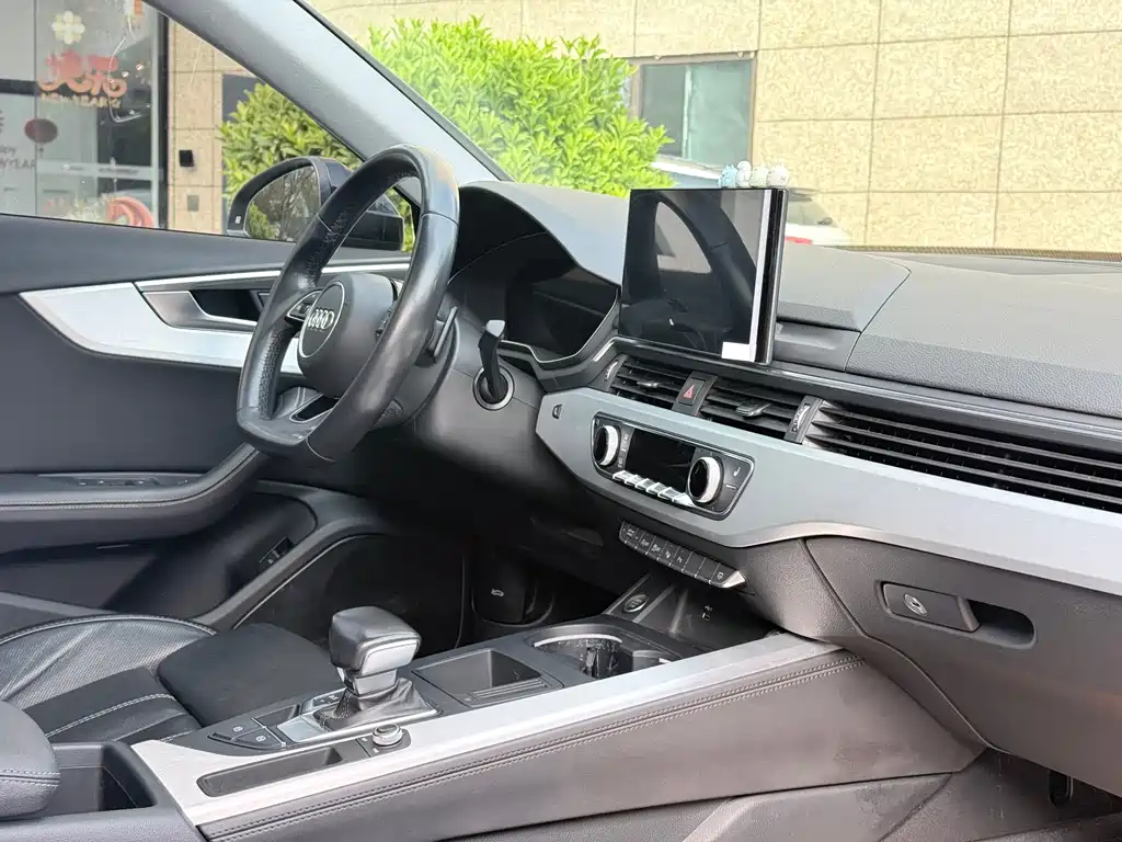 Audi A4L 2022 40 TFSI Fashionable and Elegant купить на сайте DeffCars