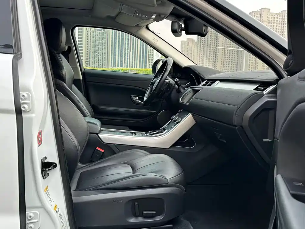 Range Rover Evoque 2018 240PS PURE Fashion Edition купить на сайте DeffCars