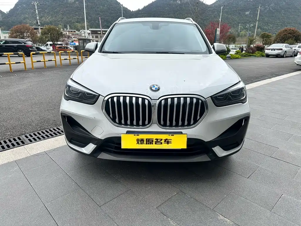 BMW X1 2022 sDrive25Li Leading Model купить на сайте DeffCars