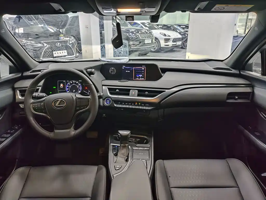 Lexus UX 2020 260h Detective Cool Edition National V купить на сайте DeffCars