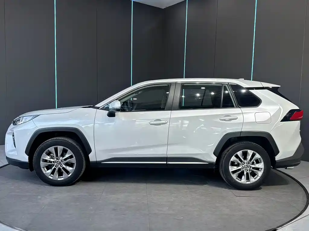 Wilanda 2021 2.0L CVT two-wheel drive luxury version купить на сайте DeffCars