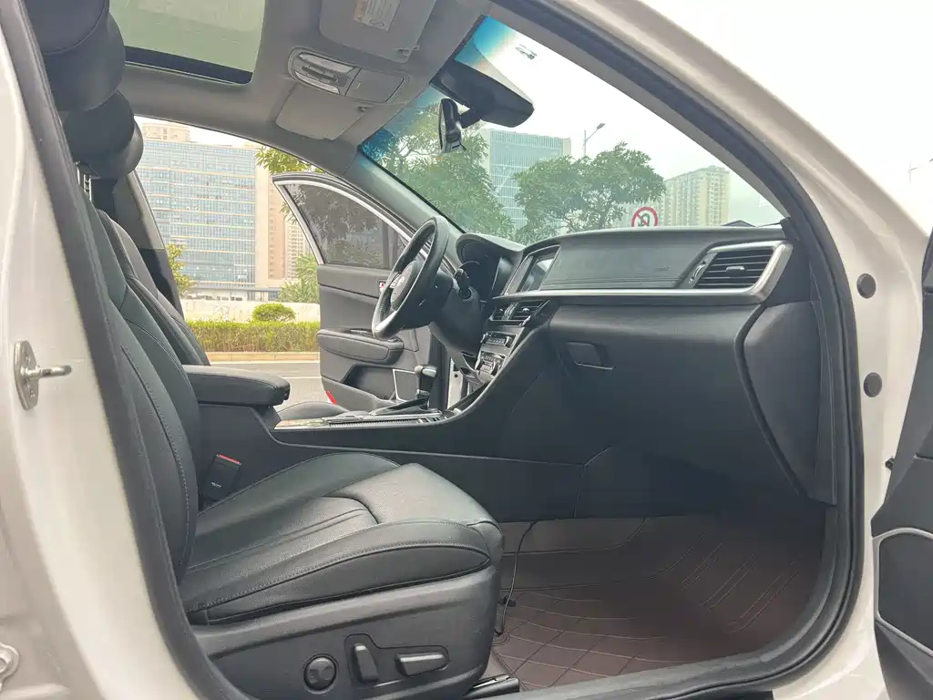 Kia K5 2019 Pro 2.0L Automatic Deluxe Edition National VI купить на сайте DeffCars