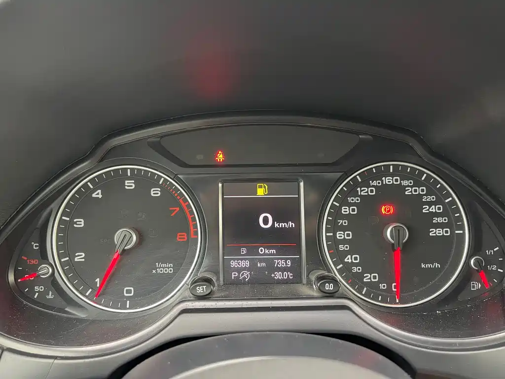 Audi Q5 2013 40 TFSI comfort type купить на сайте DeffCars