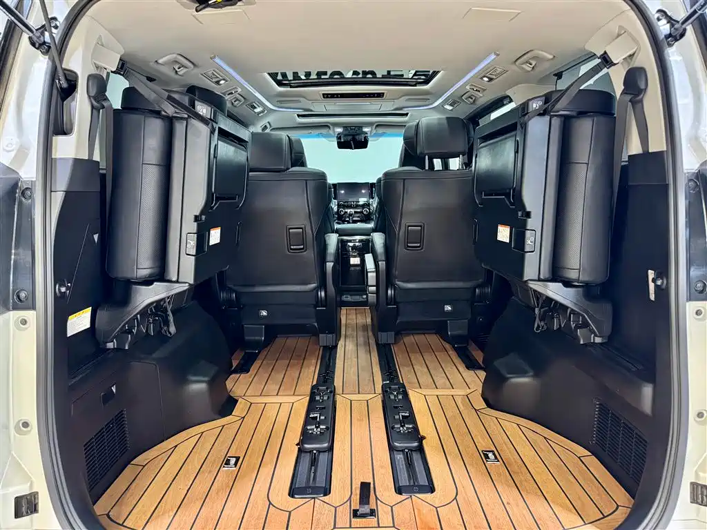 Wilfa 2021 Crown Dual Engine 2.5L HV Deluxe Edition купить на сайте DeffCars