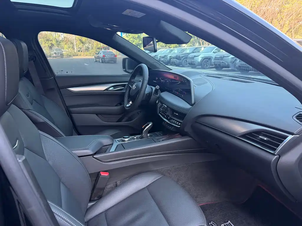 Cadillac CT5 2024 28T Luxury Pro купить на сайте DeffCars