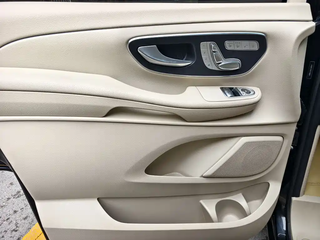 Mercedes-Benz V-Class 2022 V 260 Pilot Edition купить на сайте DeffCars