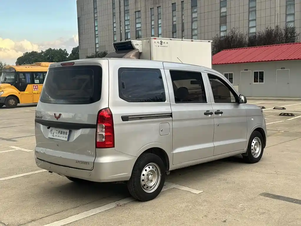 Wuling Hongguang V 2021 1.5L facelift version LAR купить на сайте DeffCars