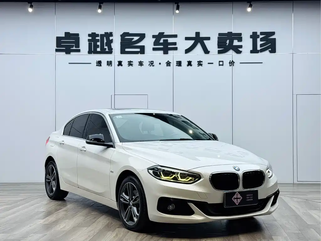 BMW 1 Series 2018 118i Sports купить на сайте DeffCars