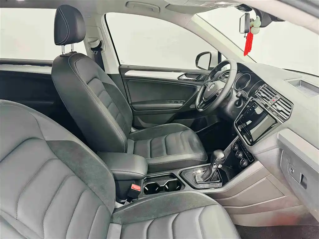 Tiguan L 2019 330TSI automatic two-wheel drive panoramic comfort version National VI купить на сайте DeffCars