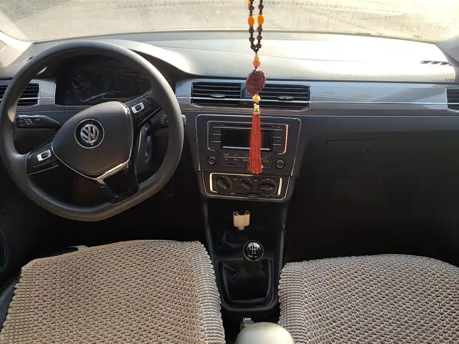 Santana 2016 1.6L Manual Deluxe Edition купить на сайте DeffCars