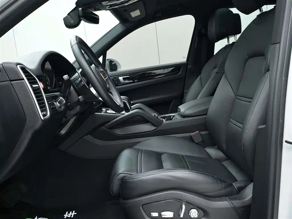 Cayenne New Energy 2019 Cayenne E-Hybrid 2.0T купить на сайте DeffCars