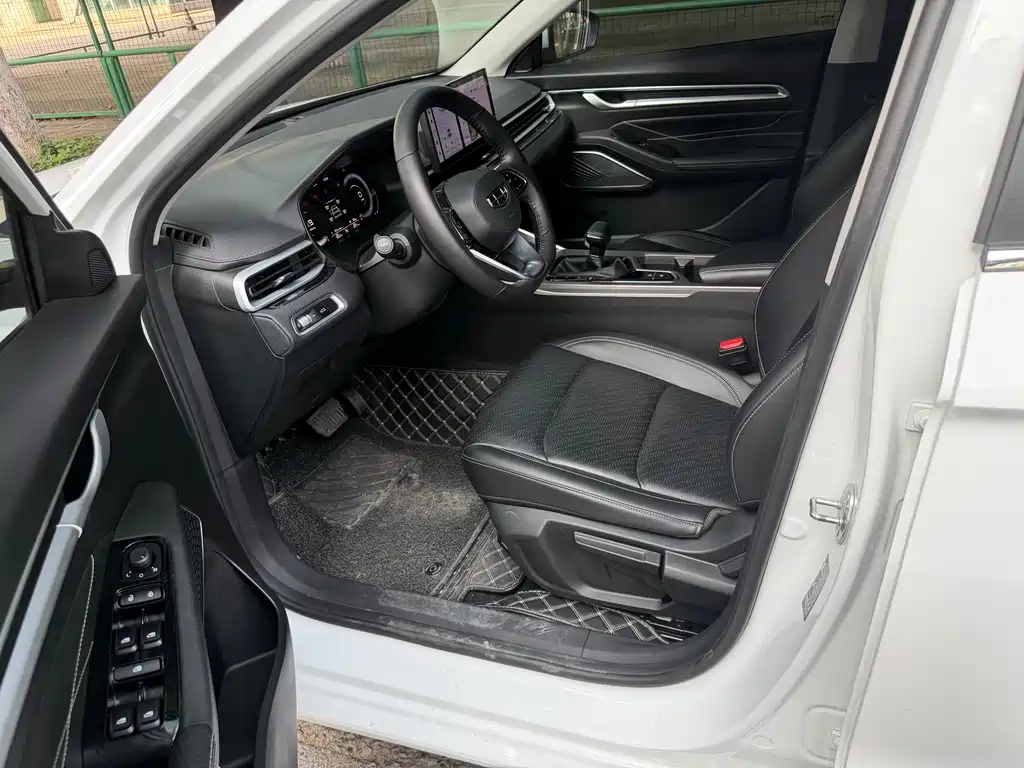 Emgrand 2022 4th generation 1.5L CVT premium model купить на сайте DeffCars