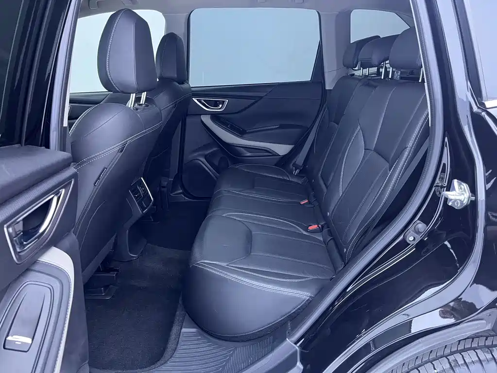 Forester 2022 2.0i AWD Deluxe Edition EyeSight купить на сайте DeffCars