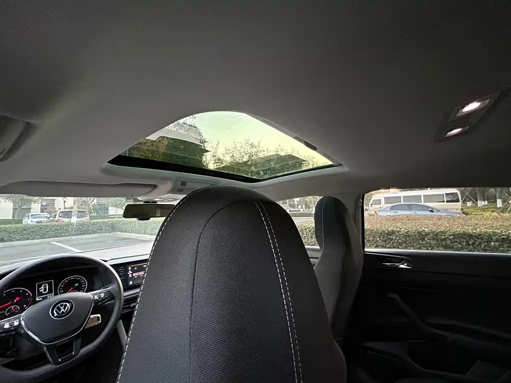 Polo 2021 Plus 1.5L Automatic Panoramic Enjoyment Edition купить на сайте DeffCars