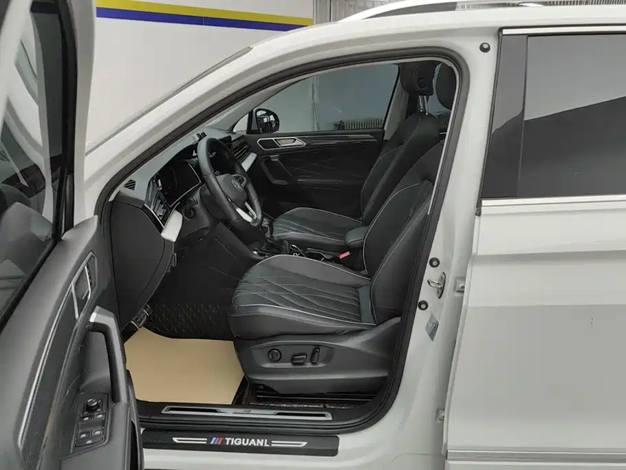 Tiguan L 2024 330TSI automatic two-wheel drive R-Line version купить на сайте DeffCars