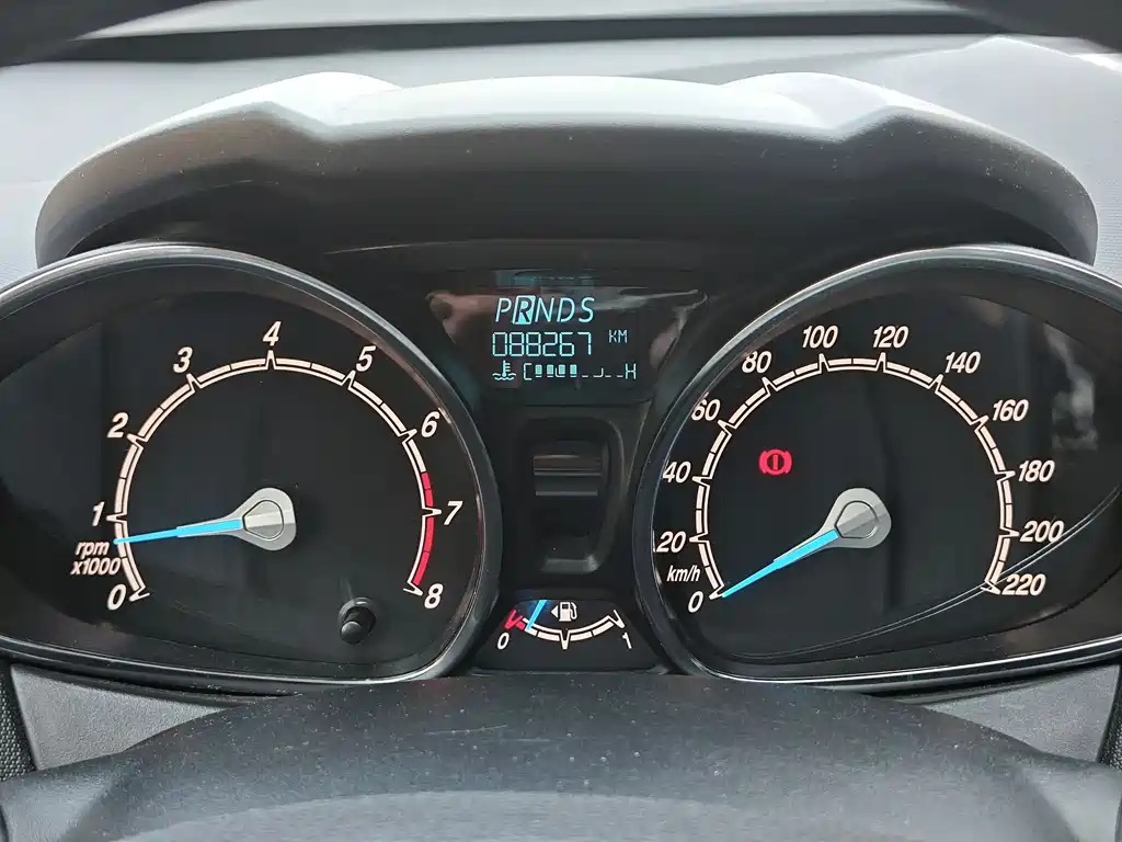 Carnival 2013 hatchback 1.5L automatic stylish model купить на сайте DeffCars