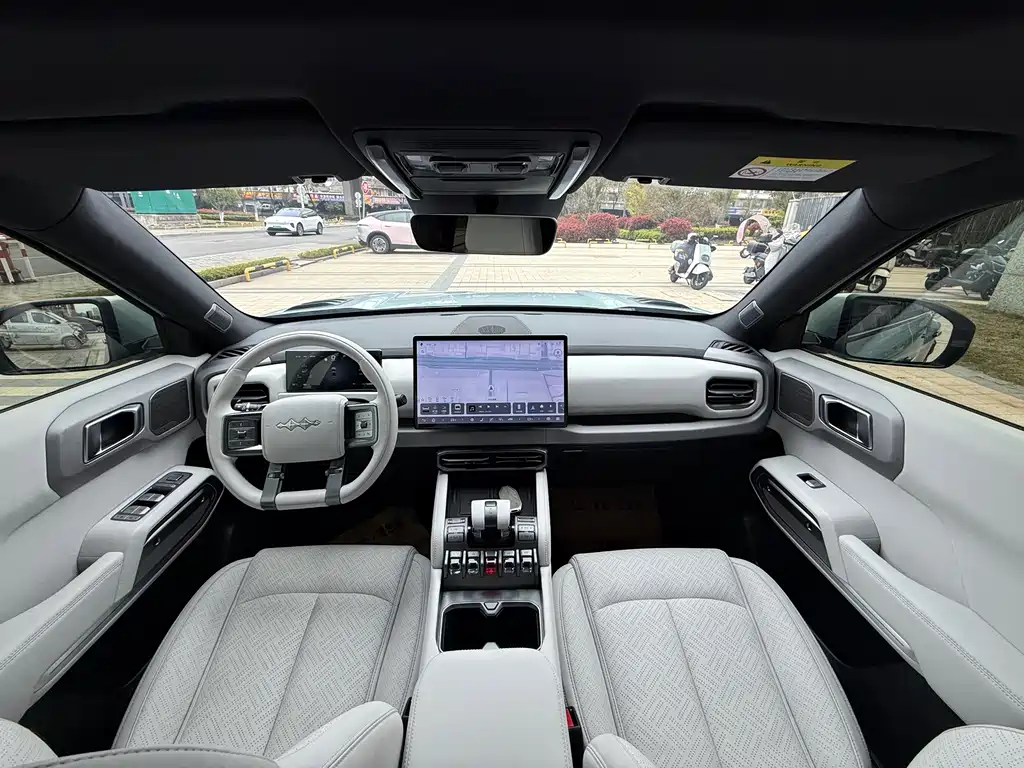 Titanium 3 2025 501KM four-wheel drive Ultra version купить на сайте DeffCars