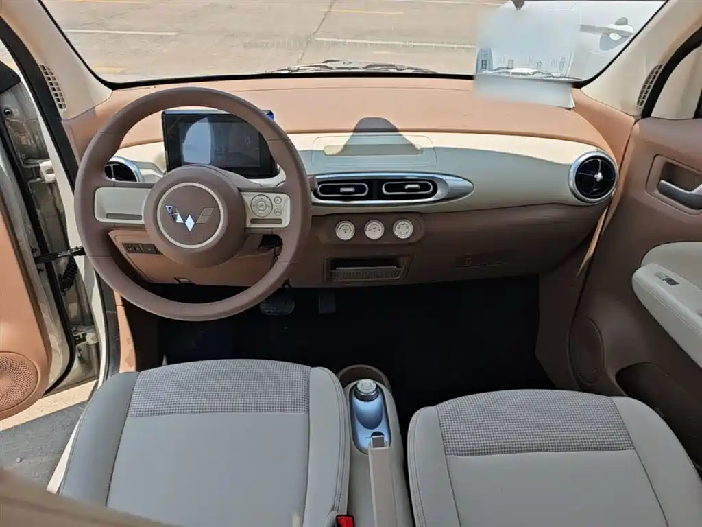 Hongguang MINIEV 2025 fourth generation four-door version advanced model купить на сайте DeffCars