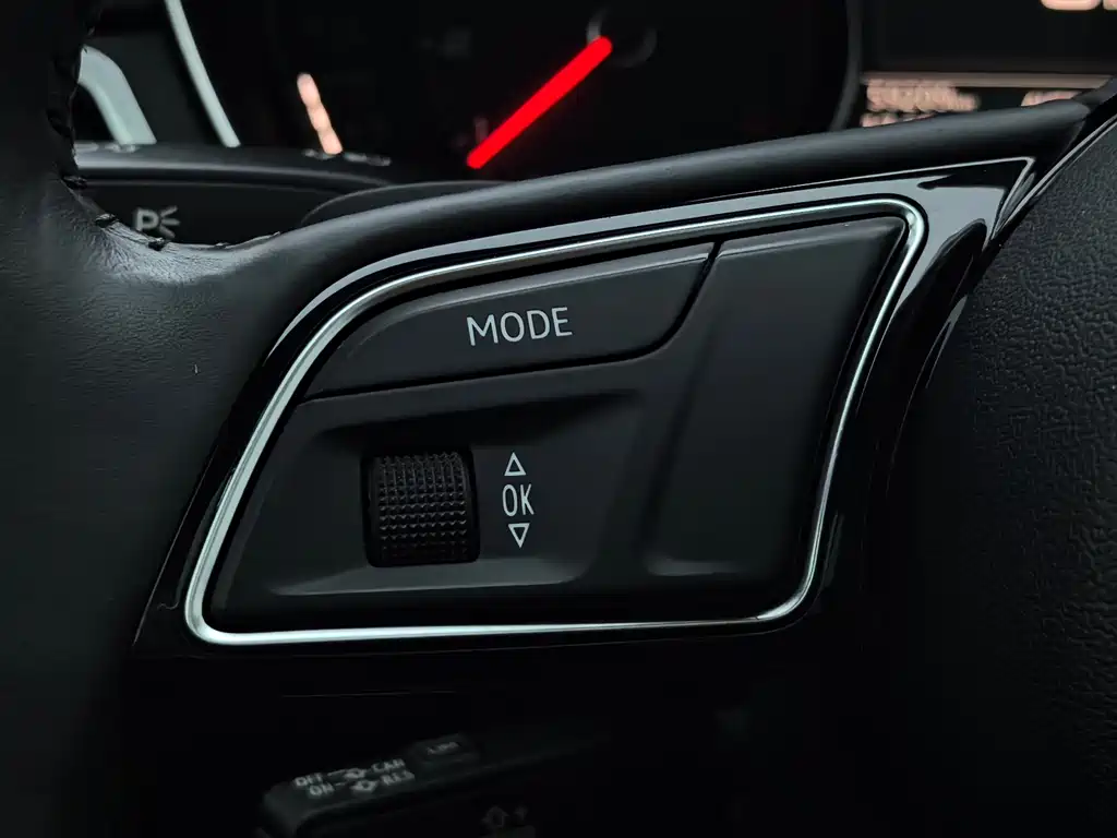 Audi A4L 2018 30th Anniversary Model 40 TFSI Enterprising купить на сайте DeffCars