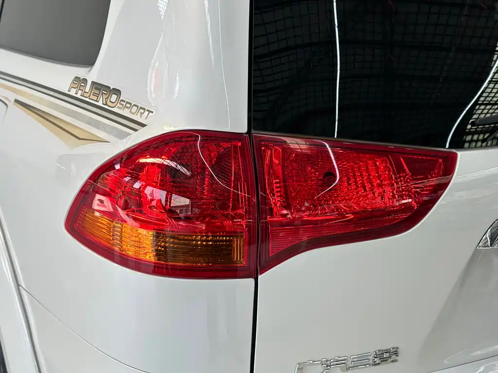 Pajero Jinchang 2013 3.0L automatic four-wheel drive flagship version купить на сайте DeffCars