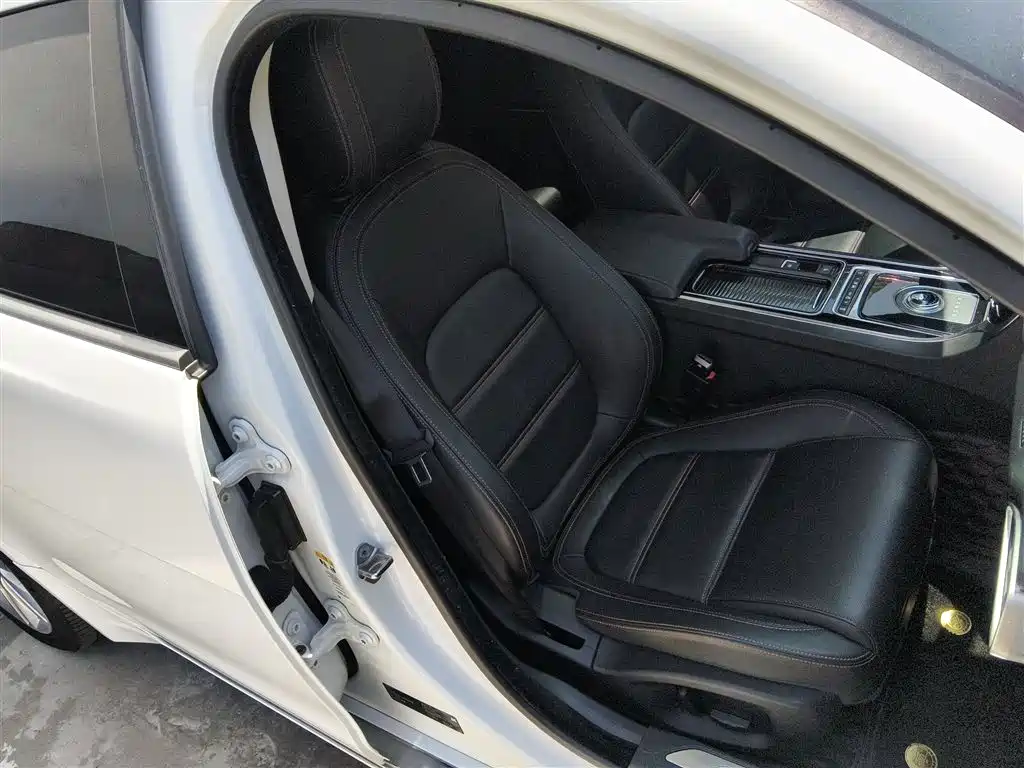 Jaguar XEL 2019 2.0T 250PS Exclusive Edition купить на сайте DeffCars