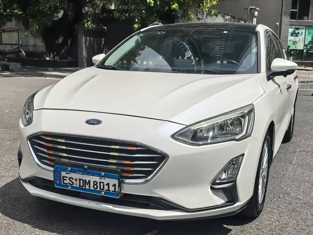 Focus 2019 Hatchback EcoBoost 180 Automatic NeochaEDGE купить на сайте DeffCars
