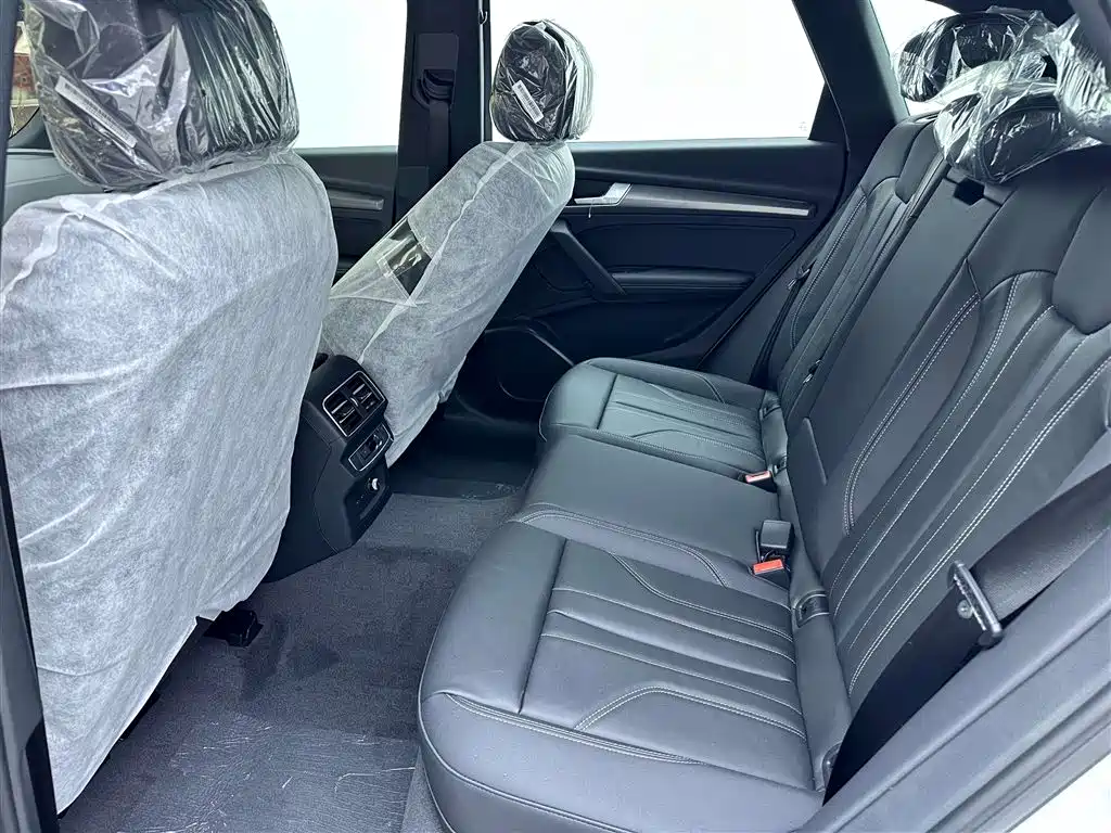 Audi Q5L 2024 40 TFSI luxury and dynamic model купить на сайте DeffCars