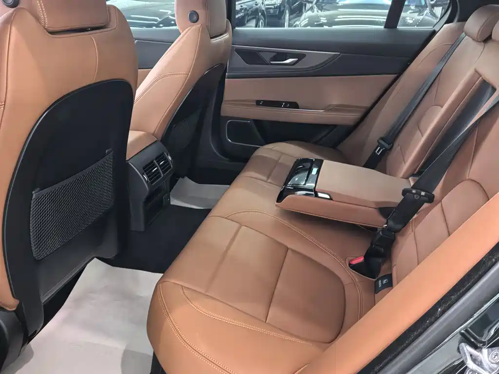 Jaguar XEL 2023 2.0T 250PS R-DYNAMIC S Advanced Sports Edition купить на сайте DeffCars