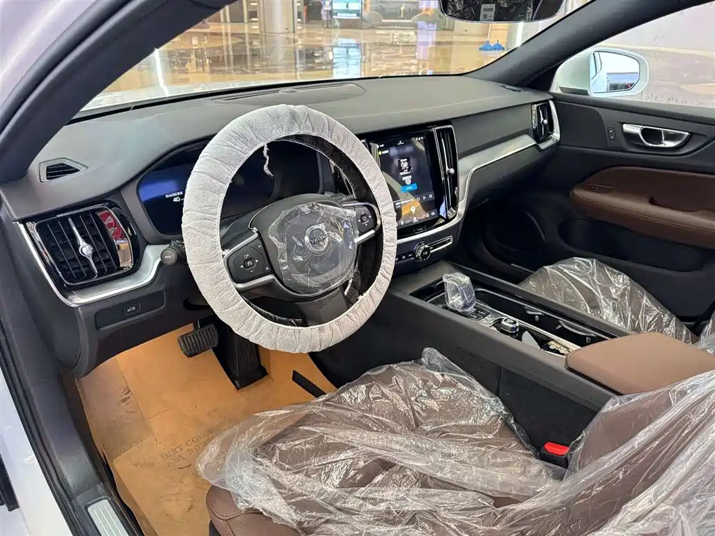 Volvo S60 2026 B4 Zhiyi Luxury Edition купить на сайте DeffCars