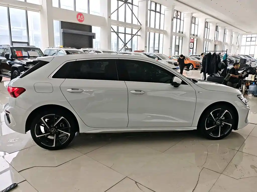 Audi A3 2023 facelift Sportback 35 TFSI stylish and sporty купить на сайте DeffCars