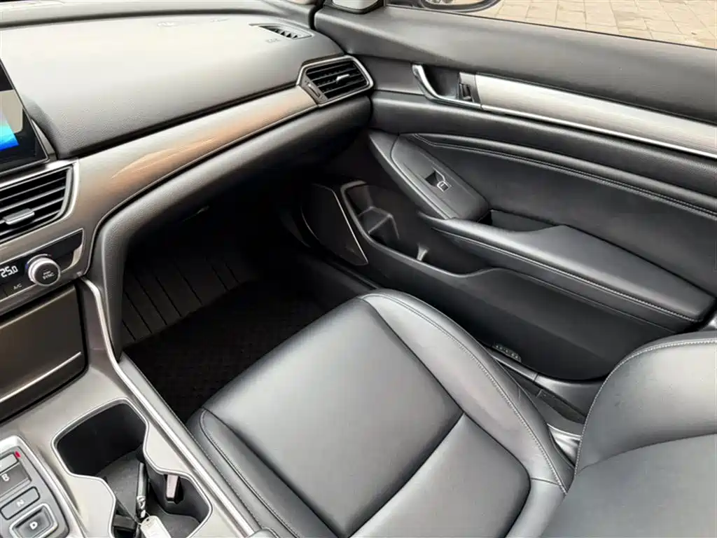 Accord 2022 Sharp Hybrid 2.0L Sharp Collar Edition купить на сайте DeffCars