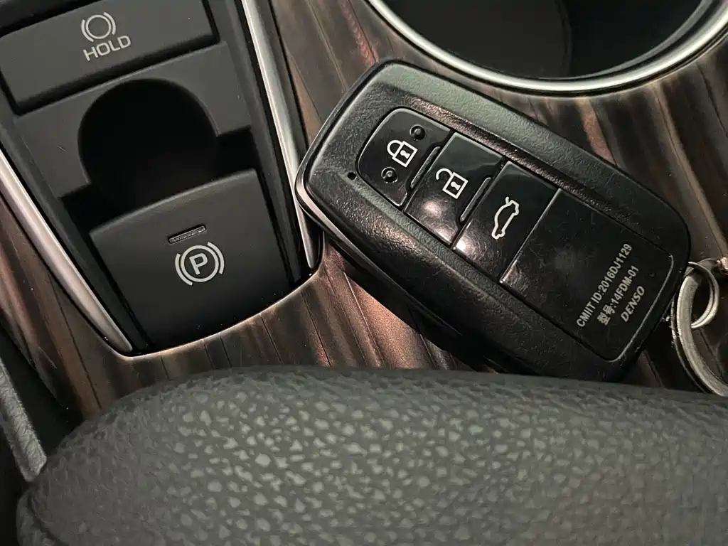 Camry 2021 2.5G Deluxe Edition купить на сайте DeffCars